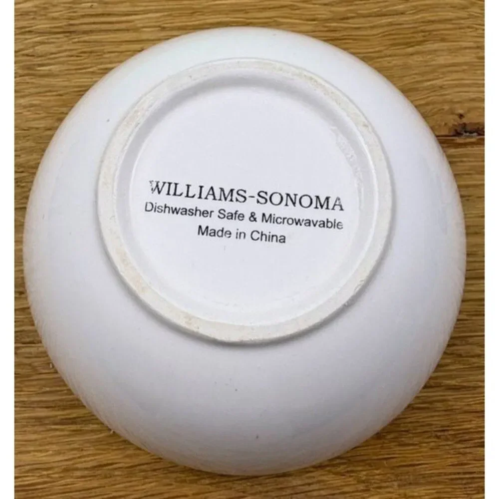 Williams-Sonoma Snowman Coupe Cereal Bowl Broom Winter Christmas Holiday
